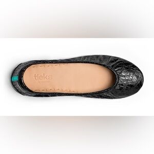Obsidian Black Patent Croc Tieks size 6